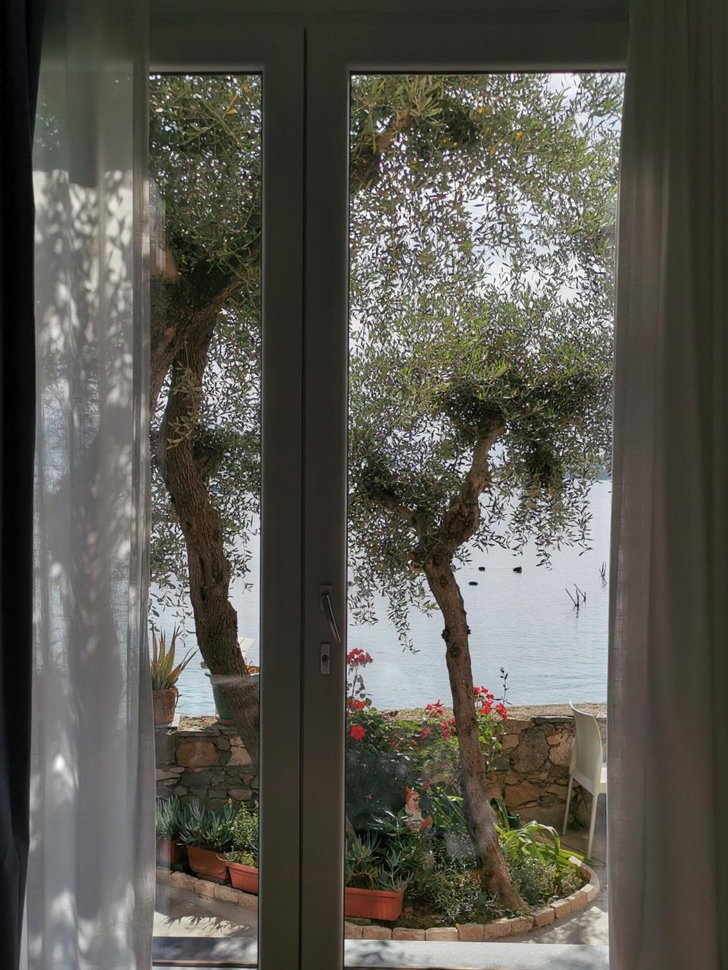 פורטו ונרה B&B La Palafitta מראה חיצוני תמונה