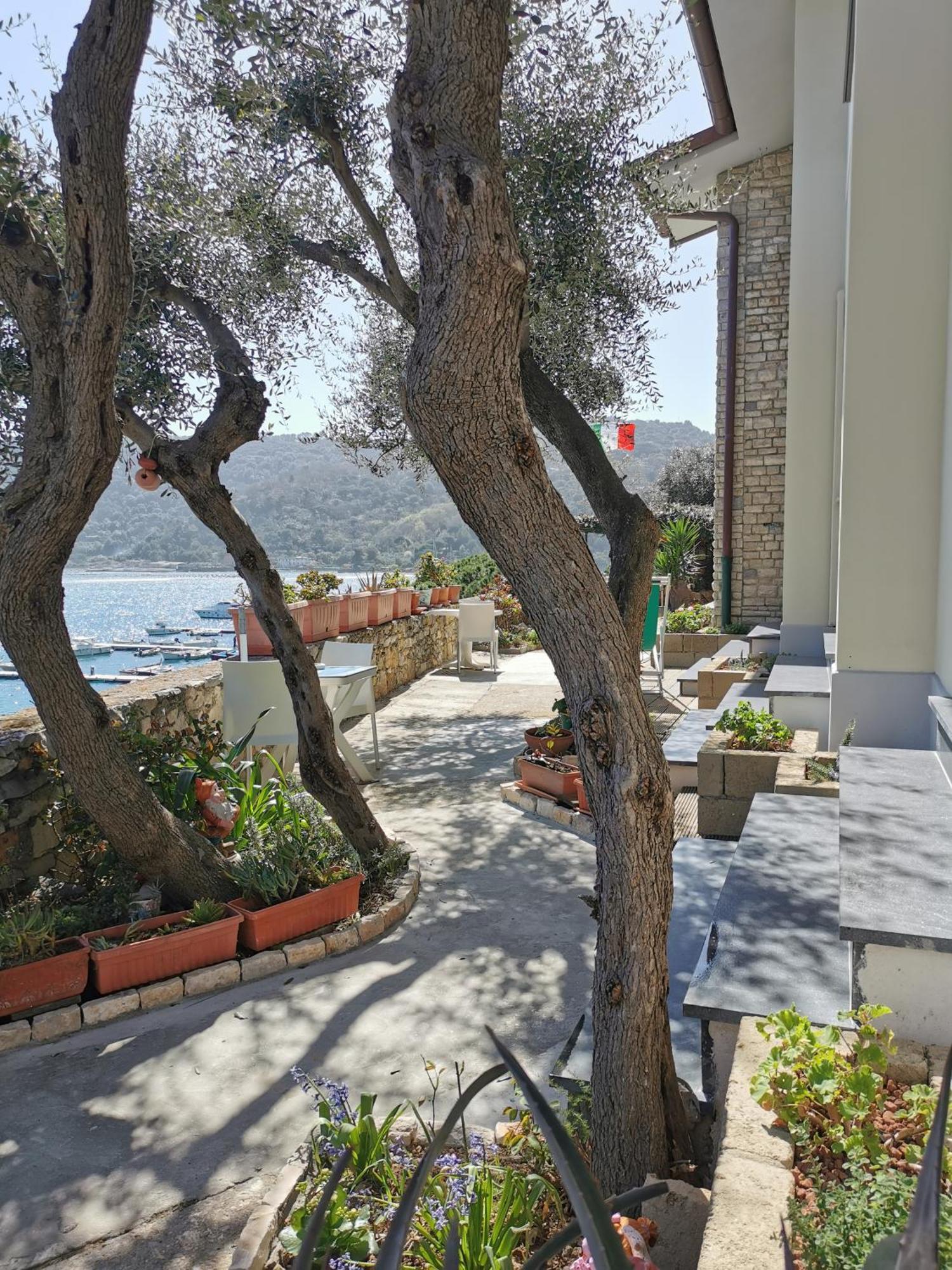 פורטו ונרה B&B La Palafitta מראה חיצוני תמונה